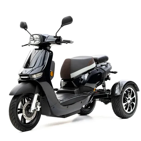Dos scooters de movilidad For Motion uno al lado del otro